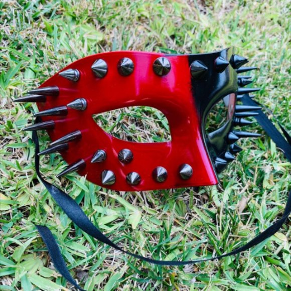 Steampunk Red Black Costume Spikes Masquerade Eye Mask For Men and Women - Picture 2 of 3
